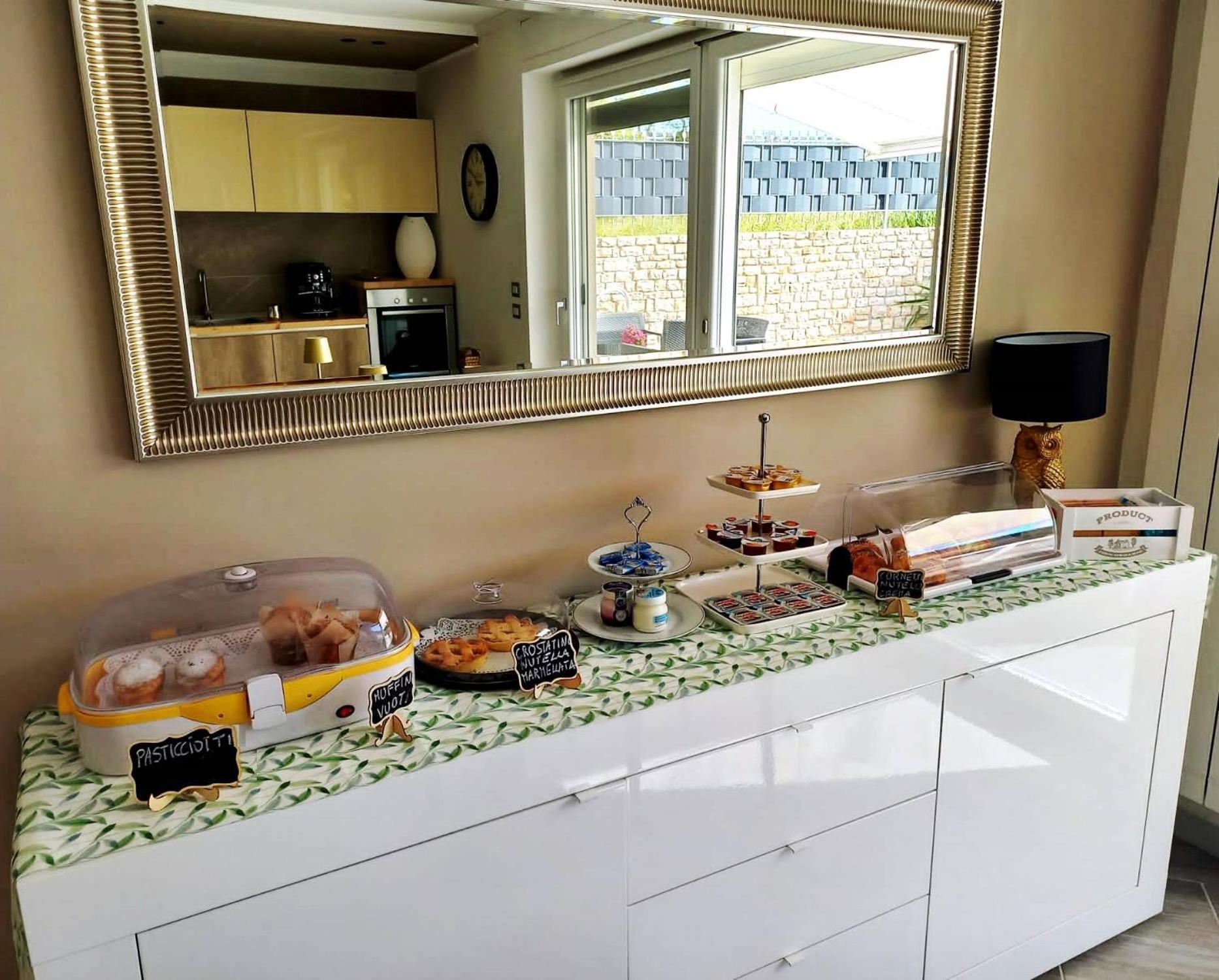 Bed and Breakfast Bellatmosfera Trani Esterno foto